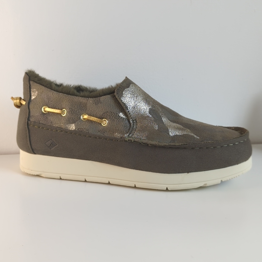 NWT Women's Sperry Moc-Slider Camo faux fur Size 7.5 M  Olive